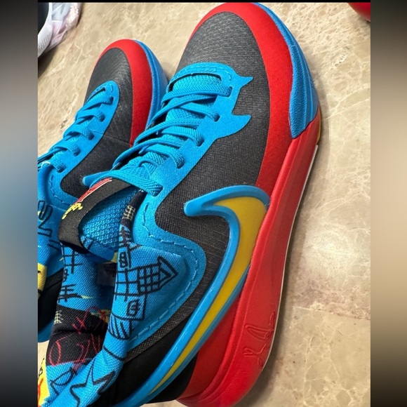 Kyrie 8 GO SE "Black/Tour Yellow/University Red" Kids' Basketball Shoe size 2Y - Picture 8 of 8